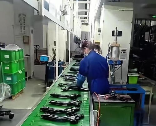 工厂临时工 月薪6000 ,一个月后老员工笑了 这样的方式才合适